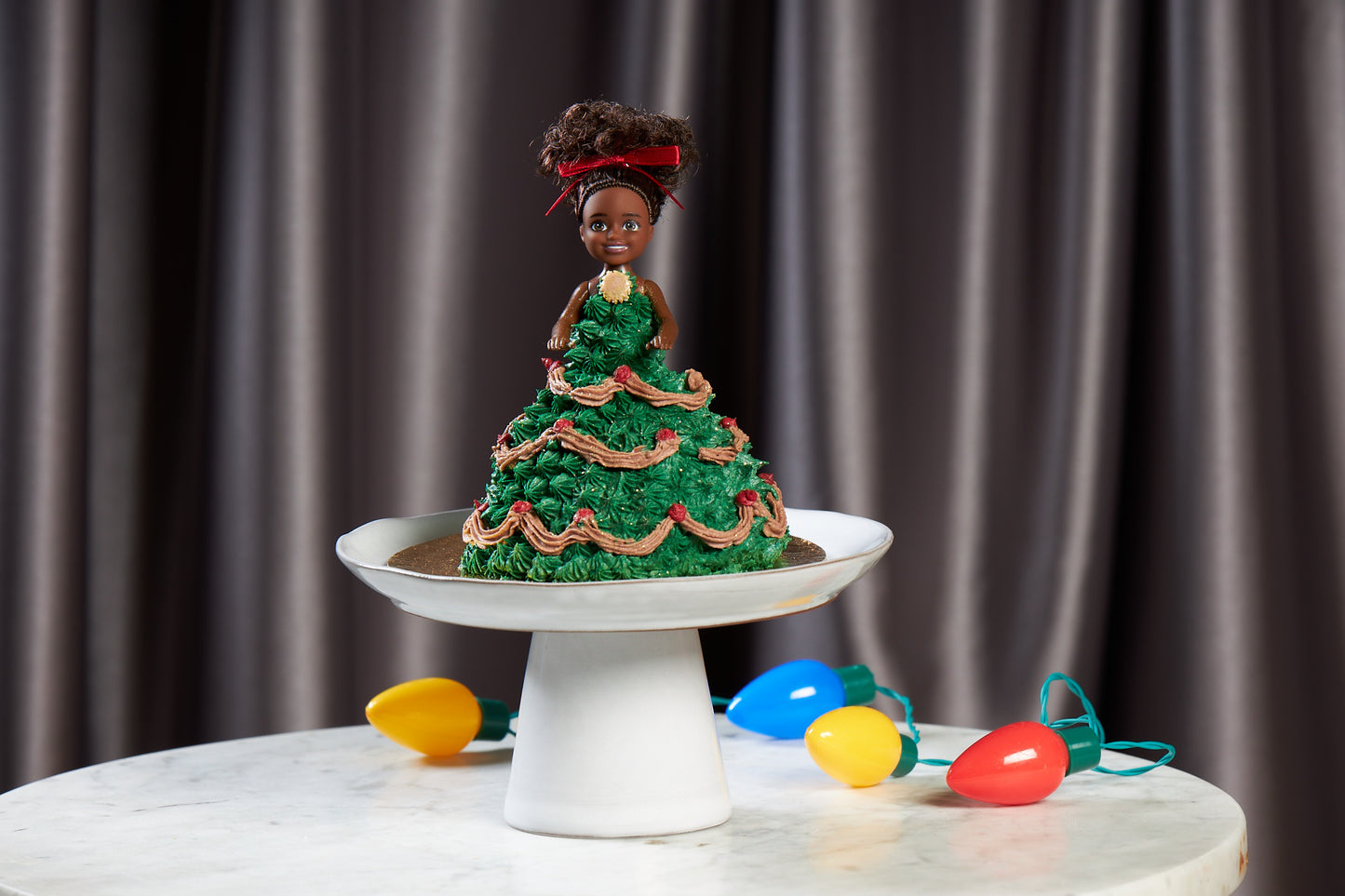 Christmas Carole Dawlcake™ Doll Cake